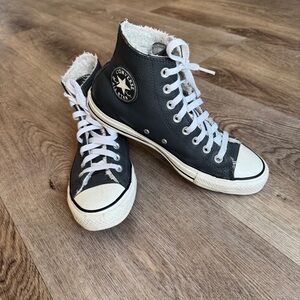 Converse Black/White high top Chucks LEATHER with shearling inside W Sz 8.5 used